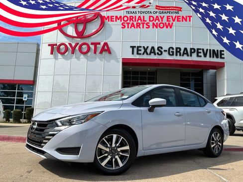 Used 2025 Nissan Versa SV w/ Trunk Package FWD image 1