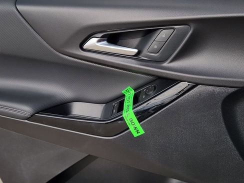 New 2026 Chevrolet Equinox LT image 16