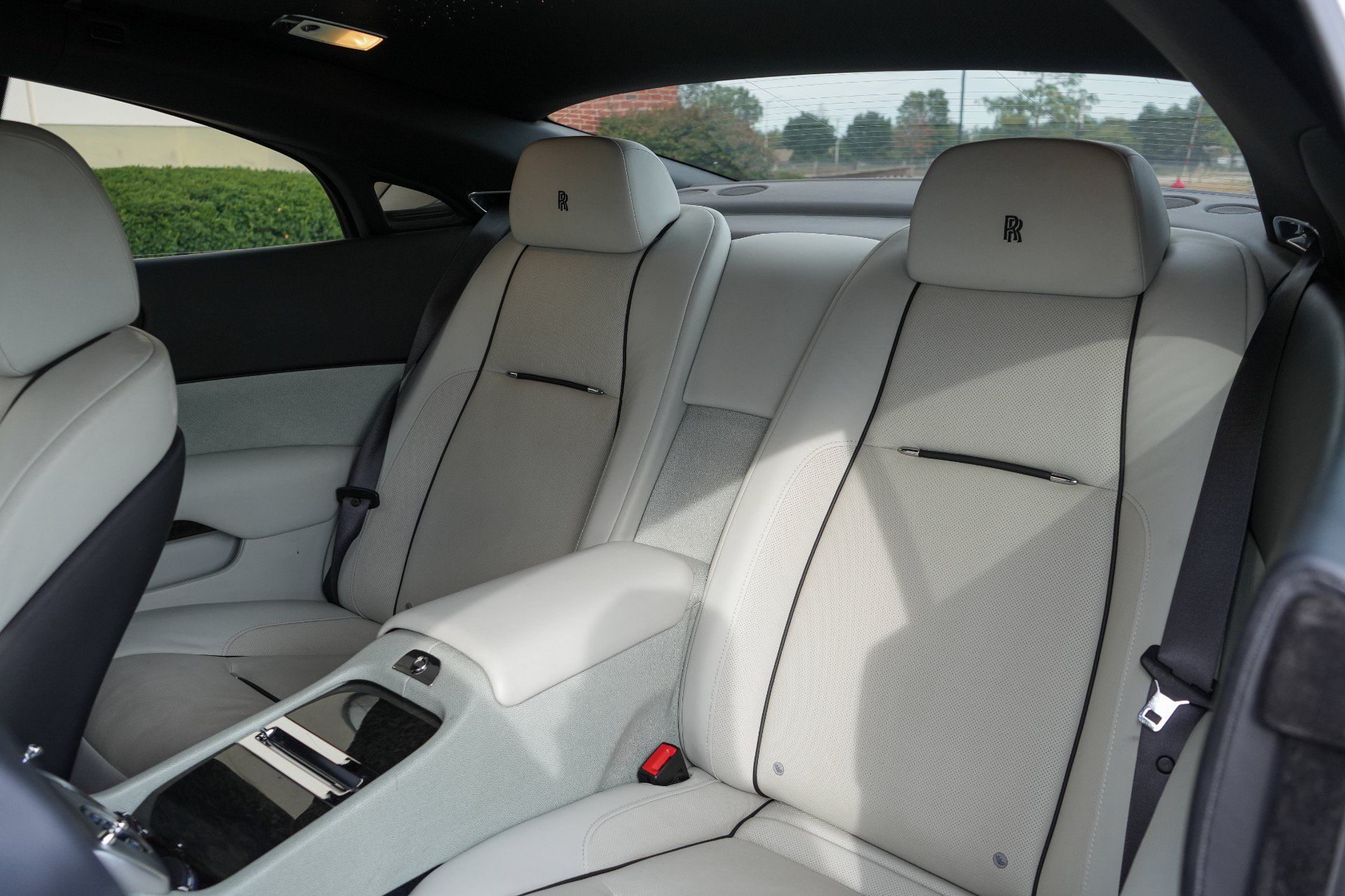 Used 2015 Rolls-Royce Wraith RWD image 16