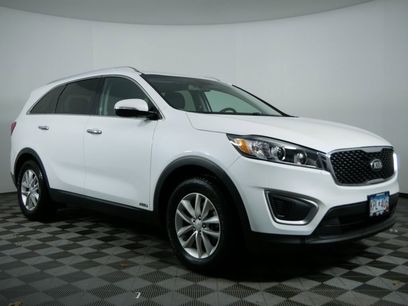 Used 2017 Kia Sorento LX w/ LX Convenience Package