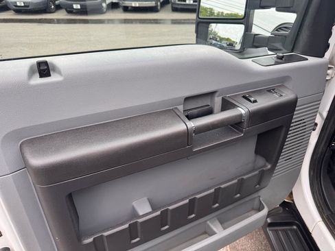 Used 2016 Ford F550 4x4 Regular Cab Super Duty image 23