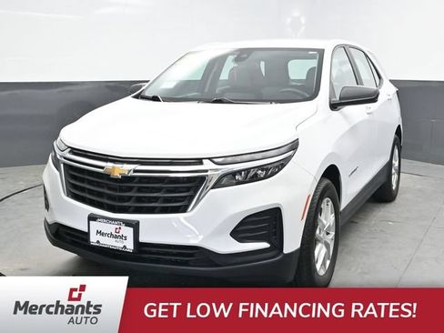 Used 2024 Chevrolet Equinox LS FWD image 2