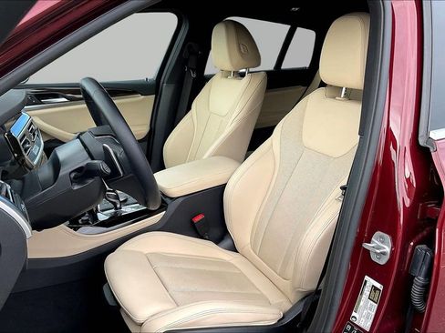 Used 2025 BMW X4 xDrive30i w/ Premium Package image 21