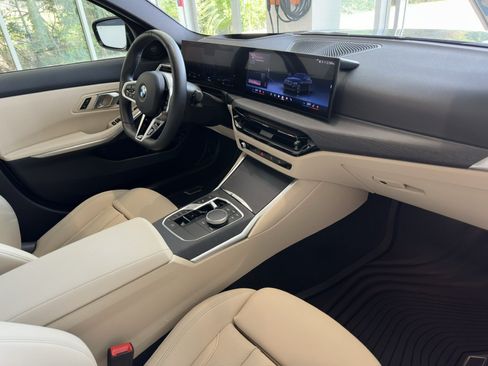 Used 2025 BMW 330i Sedan w/ M Sport Package RWD image 79