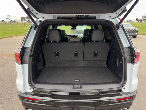 Used 2026 GMC Acadia Denali Ultimate w/ LPO, Floor Liner Package image 31