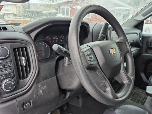 Used 2021 Chevrolet Silverado 1500 Custom image 10