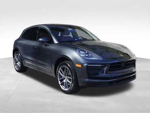 Used 2025 Porsche Macan AWD/4WD image 2