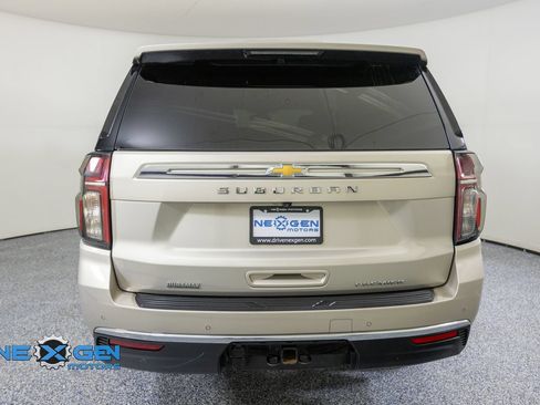 Used 2022 Chevrolet Suburban Premier AWD/4WD image 6
