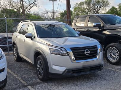Used 2025 Nissan Pathfinder SV