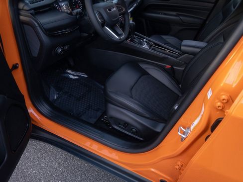 New 2026 Jeep Compass Latitude AWD/4WD image 17