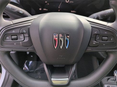 Used 2024 Buick Envista Preferred w/ Advanced Safety Package image 11