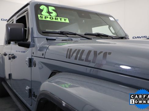 Used 2025 Jeep Gladiator Sport AWD/4WD image 4
