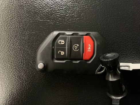 Used 2020 Jeep Gladiator Sport w/ Quick Order Package 24S image 15