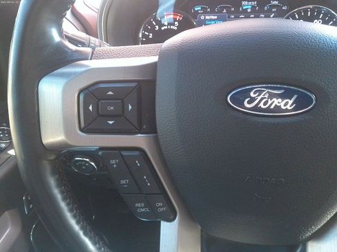 Used 2022 Ford F250 Platinum image 11