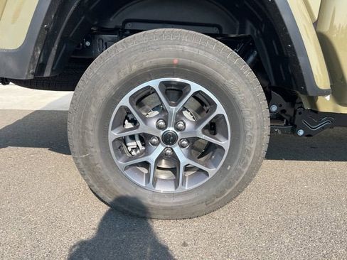 New 2025 Jeep Gladiator Sport image 23