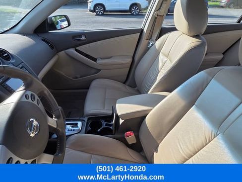 Used 2011 Nissan Altima 2.5 SL w/ Technology Pkg FWD image 9