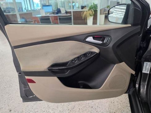 Used 2016 Ford Focus Electric Hatchback FWD image 27