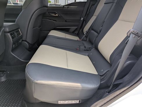 Used 2025 Lexus GX 550 AWD/4WD image 27