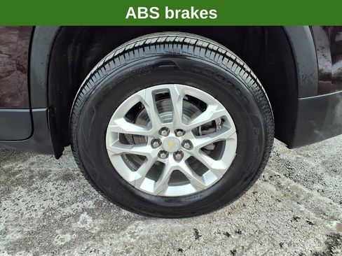 Used 2021 Chevrolet Traverse LT image 35
