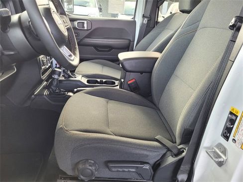 Certified 2025 Jeep Wrangler Sahara image 16