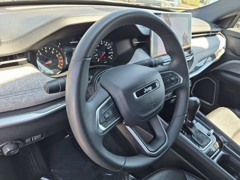 Used 2024 Jeep Compass Latitude AWD/4WD image 17