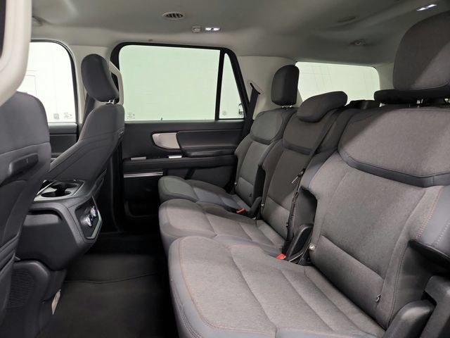 Used 2025 Ford Expedition Active RWD image 22