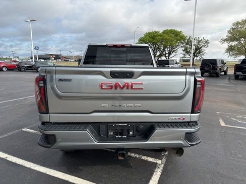 Used 2024 GMC Sierra 2500 AT4 w/ AT4 Premium Plus Package AWD/4WD image 7