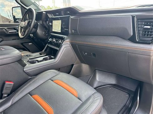 Used 2025 GMC Sierra 2500 AT4 w/ AT4 Premium Plus Package image 14