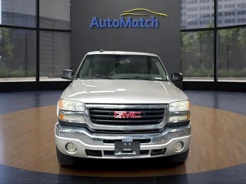 Used 2005 GMC Sierra 2500 SLE w/ Skid Plate Package AWD/4WD image 2