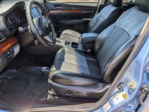 Used 2011 Subaru Outback 2.5i Limited image 11