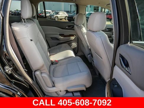 Used 2019 GMC Acadia SLE FWD image 19