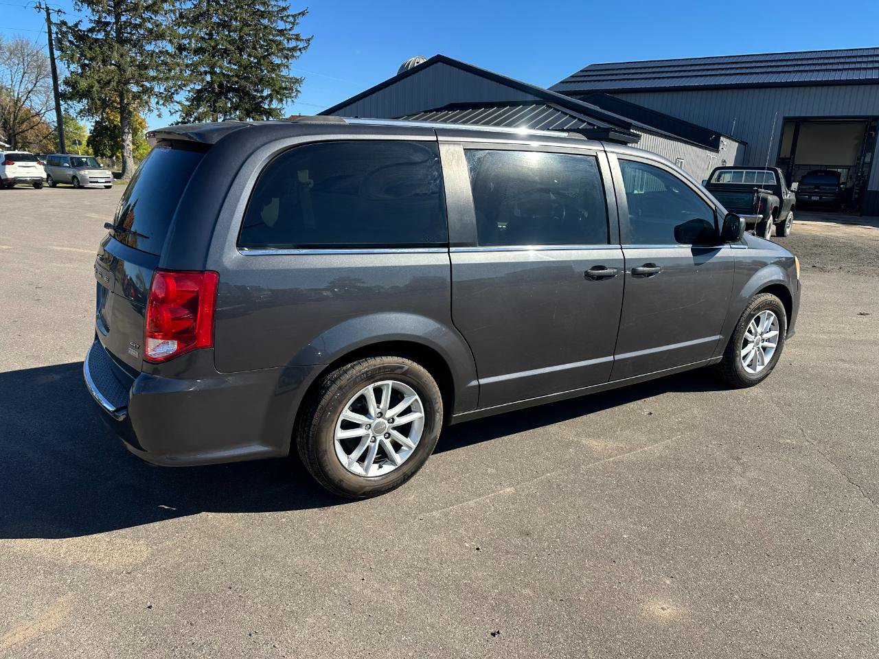 Used 2018 Dodge Grand Caravan SXT FWD image 15