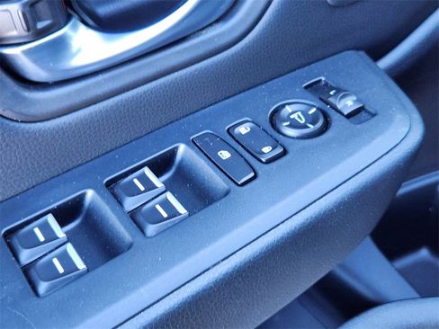 Used 2024 Honda Pilot Touring image 14