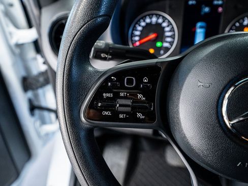 Used 2022 Mercedes-Benz Sprinter 3500 image 36