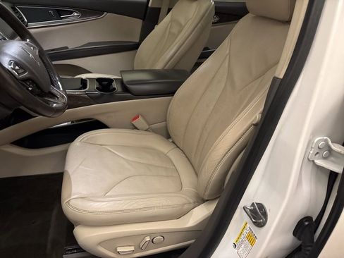 Used 2016 Lincoln MKX Reserve w/ Climate Package image 12