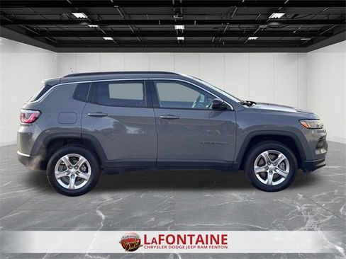 Certified 2024 Jeep Compass Latitude image 6