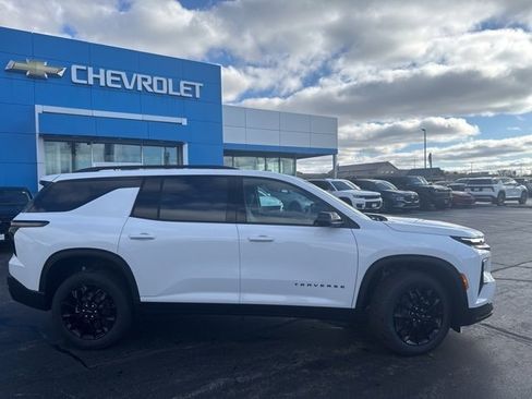 New 2026 Chevrolet Traverse LT w/ Midnight/Sport Edition image 2
