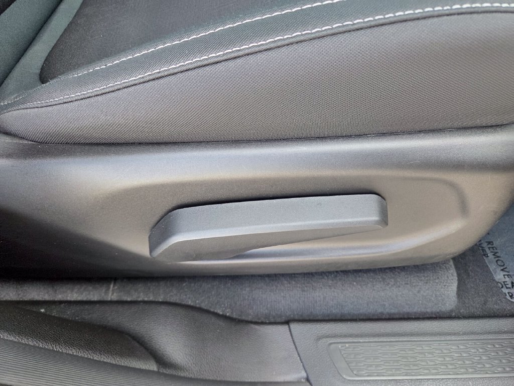 Used 2025 Jeep Grand Cherokee Laredo RWD image 15