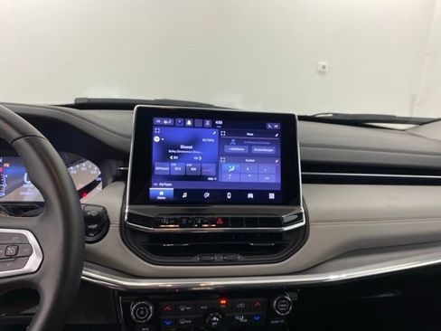 Used 2022 Jeep Compass Limited AWD/4WD image 21