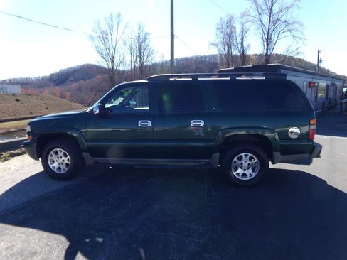 Used 2004 Chevrolet Suburban Z71 w/ Preferred Equipment Group image 1