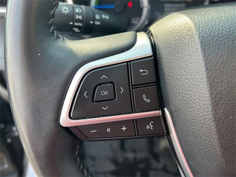 Used 2024 Toyota Highlander XLE image 34