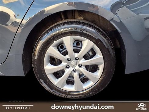 Used 2025 Toyota Corolla LE image 5