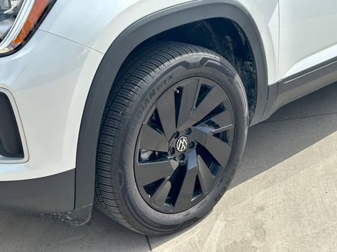 Used 2026 Volkswagen Atlas SE AWD/4WD image 9