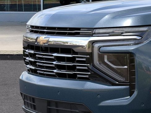 New 2025 Chevrolet Suburban Premier image 37