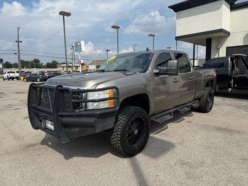 Used 2014 Chevrolet Silverado 2500 LTZ w/ LTZ Plus Package image 2