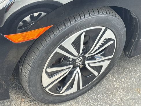 Used 2017 Honda Civic EX-T image 9