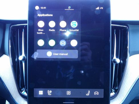 New 2026 Volvo XC60 B5 Core w/ Climate Package image 20