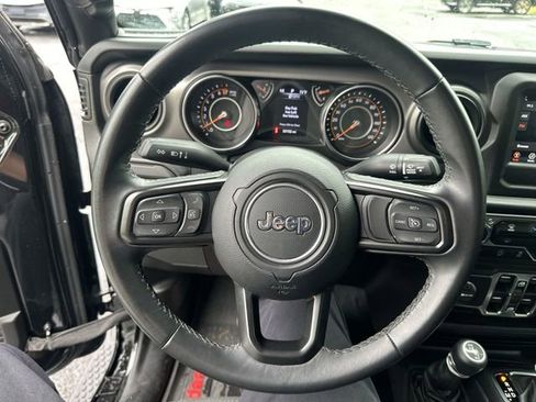 Used 2022 Jeep Wrangler Unlimited Sport AWD/4WD image 14