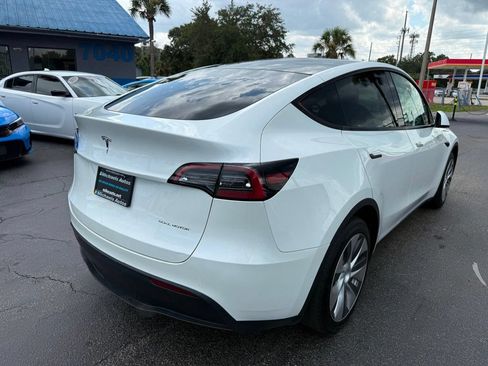 Used 2022 Tesla Model Y Long Range AWD/4WD image 5