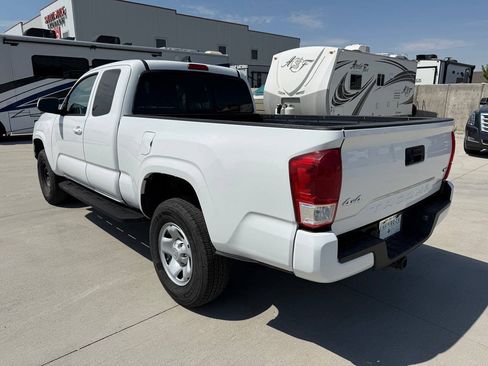 Used 2023 Toyota Tacoma SR AWD/4WD image 5